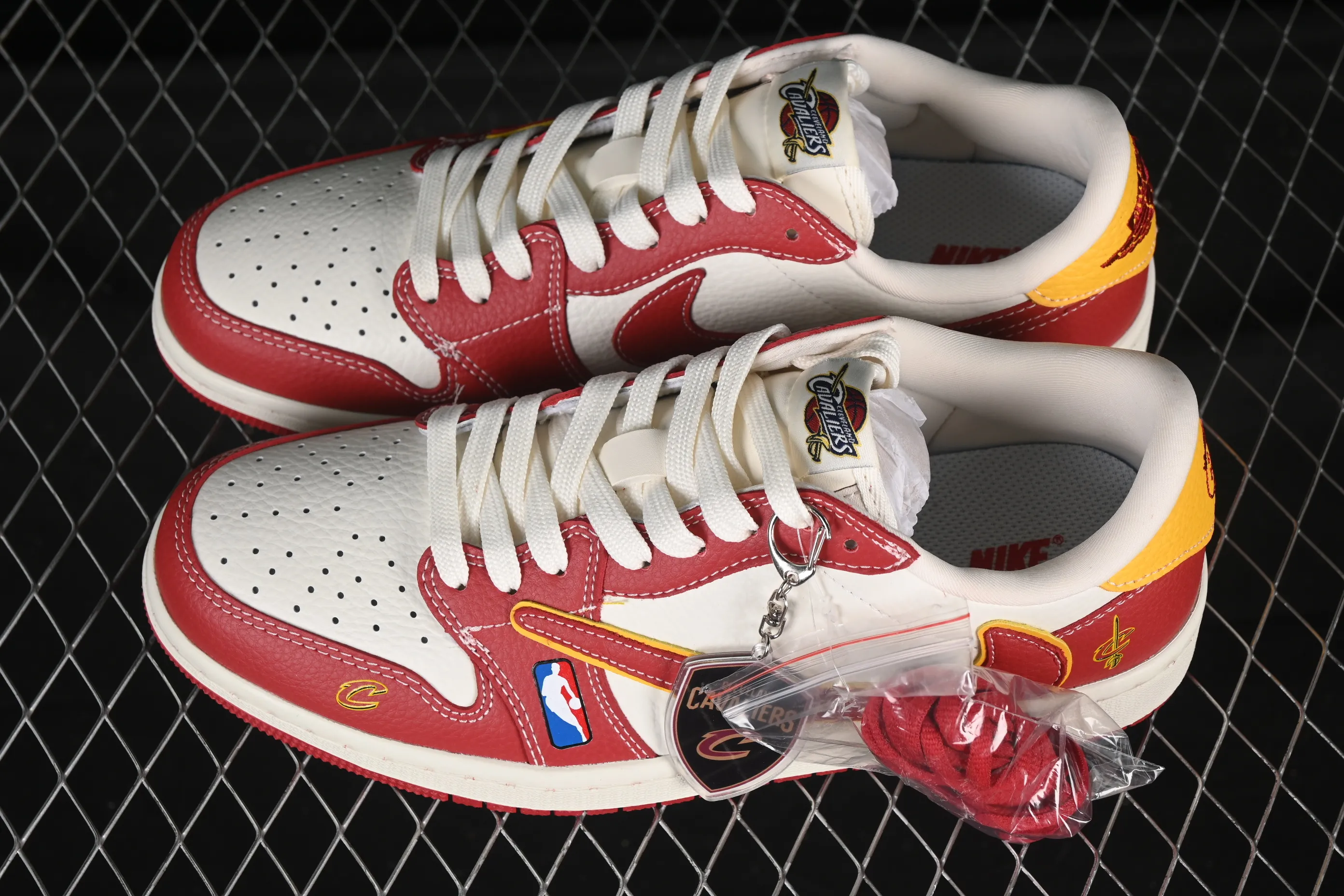 All categories Air Jordan Jordan series basketball shoes Air Jordan 1 Low high-end customized low-top sneakers Travis Scott x Fragment Design x Air Jordan 1 Low OG SP AJ1 joint model low-top cultural casual sneakers SC9207-031